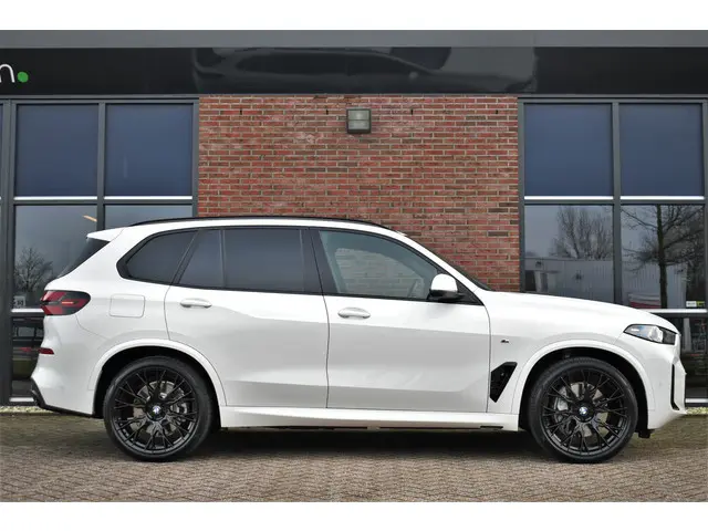 BMW X5 xDrive50e M-Sport 2023 Hybride Benzine 41