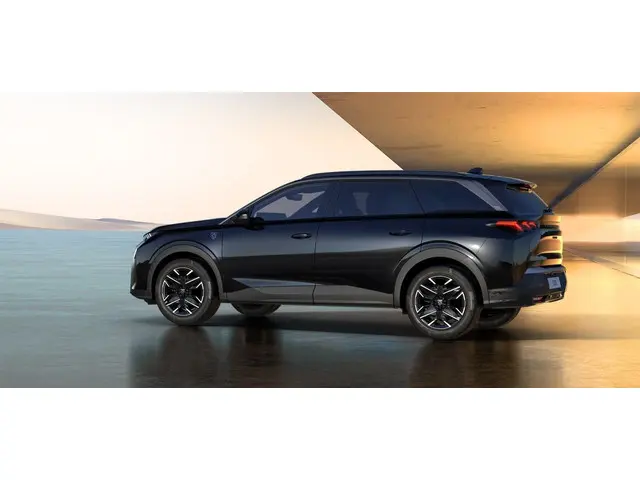 Peugeot 5008 1.2 Hybrid 145 GT 2026 Hybride Benzine 5