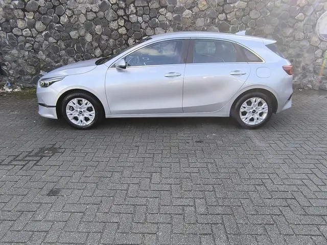 Kia Ceed 1.0 T-GDi DynamicLine 2023 Benzine 31