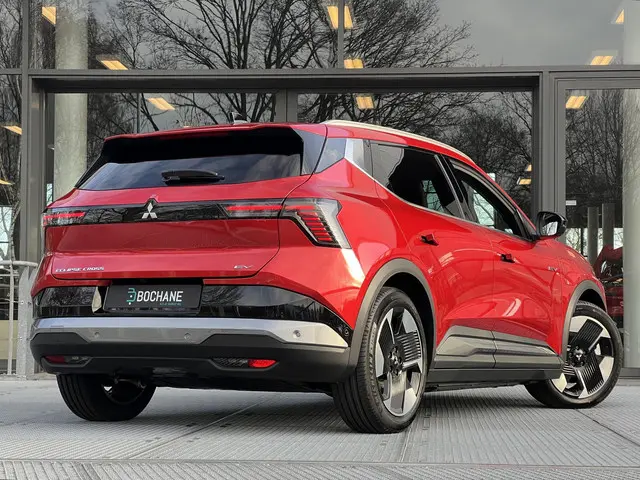 Mitsubishi Eclipse Cross Intense 87 kWh 2025 Elektrisch 2