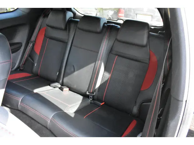 Peugeot 208 1.6 THP GTi 2014 Benzine 13