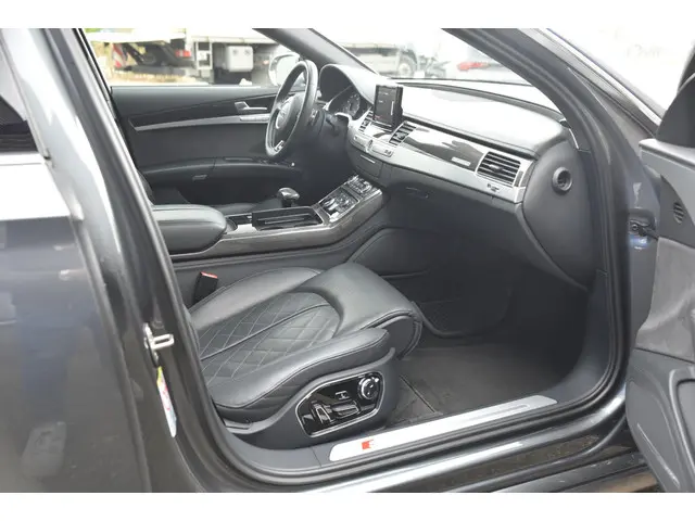 Audi A8 4.0 TFSI S8 quattro Pro Line+ 2013 Benzine 45