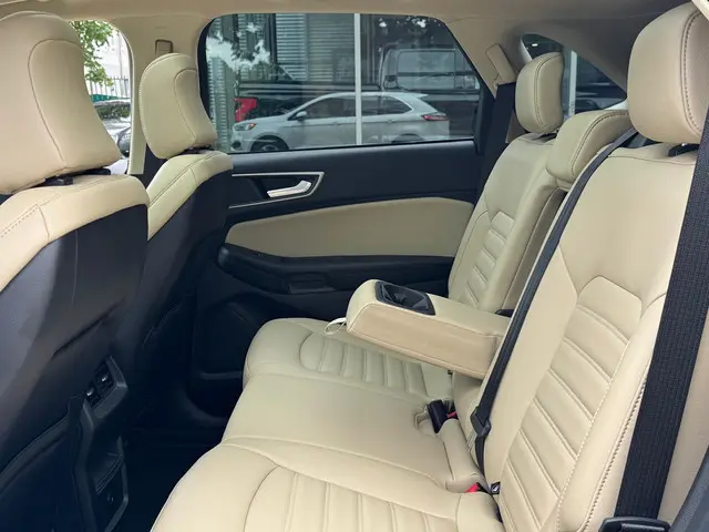 Ford Edge 2.0L SEL AWD Full-Options 2024 Benzine 22
