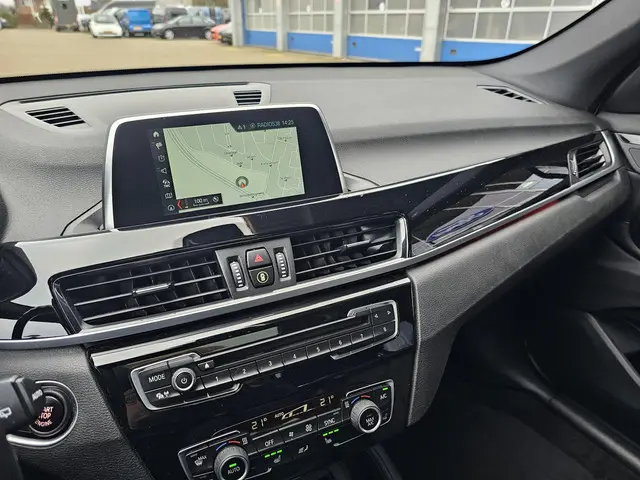 BMW X1 sDrive18i 2018 Benzine 21