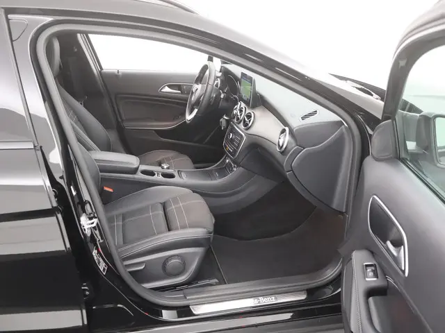 Mercedes-Benz GLA 180 Ambition AUTOM. 2016 Benzine 22