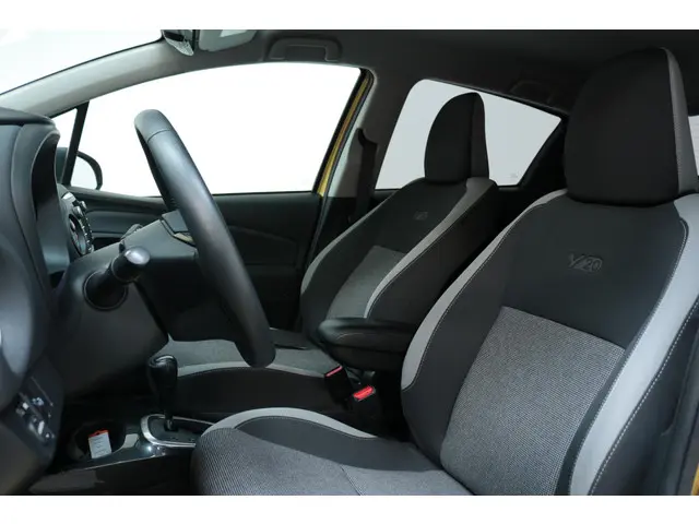 Toyota Yaris 1.5 Hybrid Y20, Navi 2019 Hybride Benzine 6
