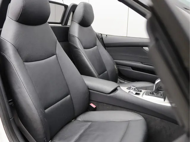 BMW Z4 Roadster sDrive18i 2013 Benzine 24