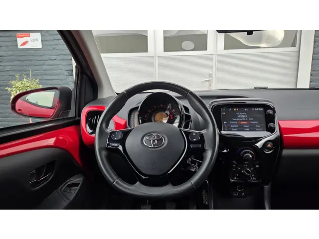 Toyota Aygo 1.0 VVT-i x-wave 2015 Benzine 13