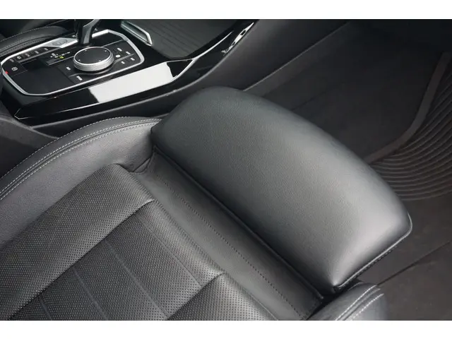 BMW X3 xDrive30e 2022 Hybride Benzine 10