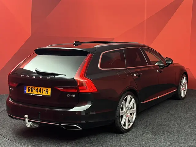 Volvo V90 2