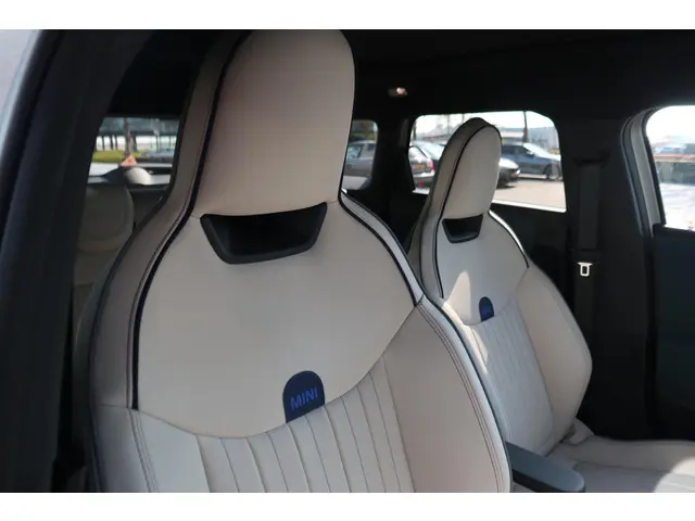 MINI Aceman E 2025 Elektrisch 15