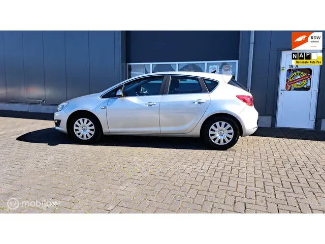 Opel Astra 2