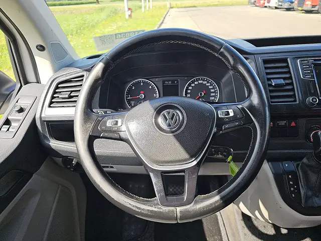 Volkswagen Transporter 2.0 TDI 2019 Diesel 10