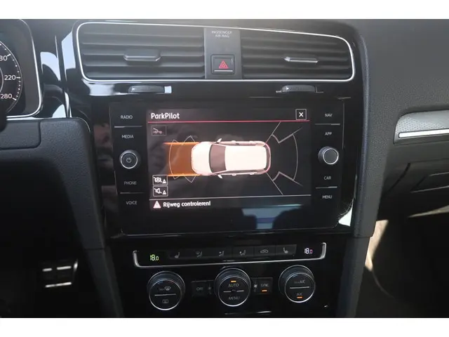 Volkswagen Golf 2.0 TSI GTI Perf. 2018 Benzine 22