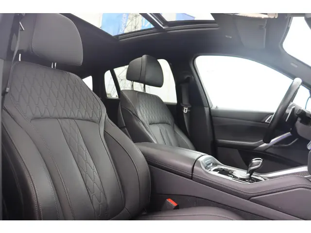BMW X6 M50i High Executive 2021 Benzine 11