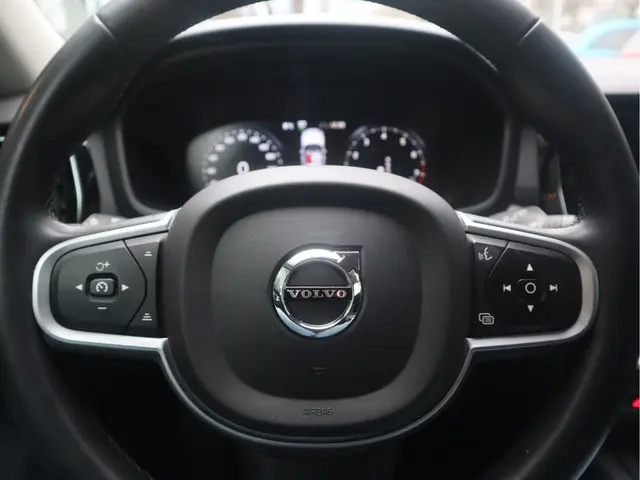 Volvo V60 2.0 B3 Momentum 2021 Hybride Benzine 25