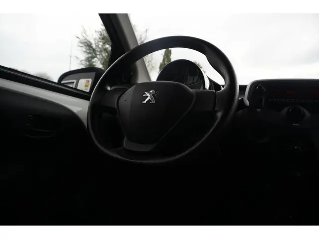 Peugeot 108 1.0 e-VTi Access / Radio / NAP 2018 Benzine 16