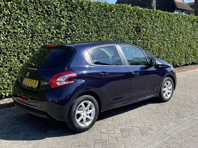 Peugeot 208 1.2 PureTech Style 2015 Benzine 21