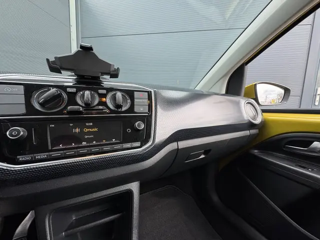 Volkswagen up! 1.0 BMT move up! Facelift / Nap 2017 Benzine 18