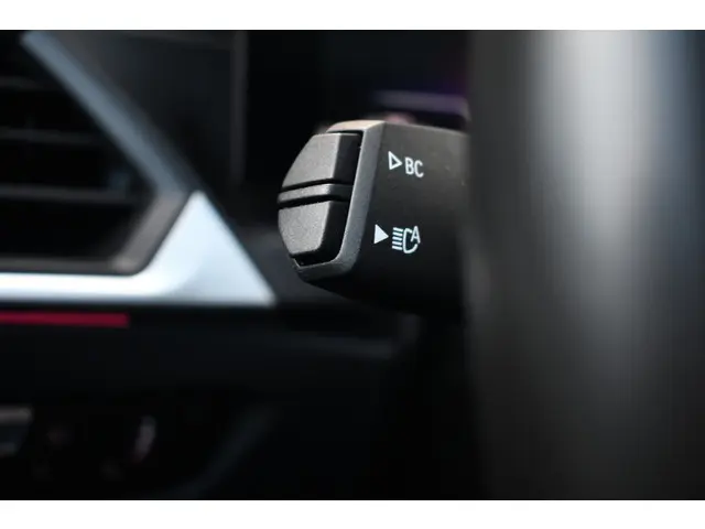 BMW 3 Serie Touring 330e M-Sport 2023 Hybride Benzine 70