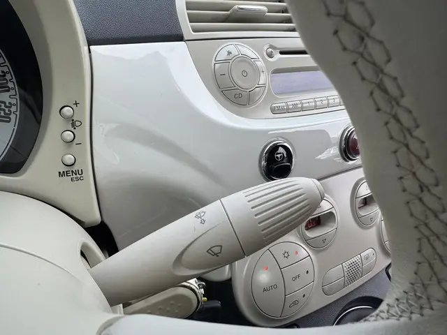 Fiat 500C 1.2 Lounge 2013 Benzine 31