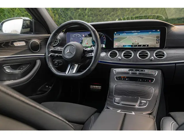 Mercedes-Benz E-Klasse 300 e AMG 2020 Hybride Benzine 10