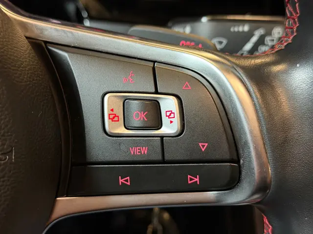 Volkswagen Polo 2.0 TSI GTI|PANO|BOMVOL! 2019 Benzine 26