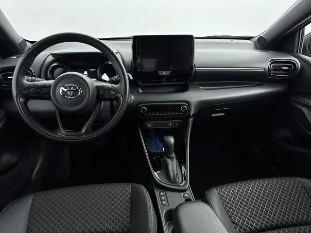 Toyota Yaris 1.5 Hybrid Executive 2023 Hybride Benzine 34