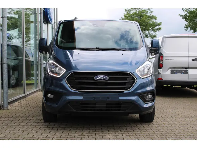 Ford Transit Custom 300 2.0 TDCI L1H1 Limited 2023 Diesel 2