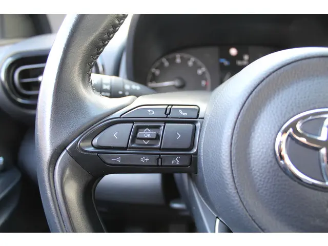 Toyota Yaris 1.5 VVT-i Active 2021 Benzine 7