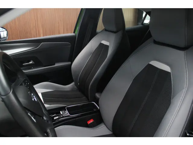 Opel Mokka-e Elegance 50-kWh 11kw 2023 Elektrisch 10
