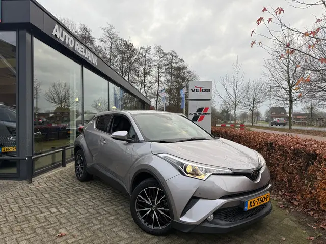 Toyota C-HR 1.2 Executive, Navigatie, Leer, 2016 Benzine 2