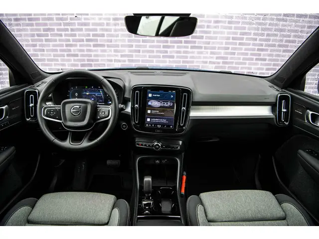 Volvo XC40 2.0 B4 Plus Dark 2025 Benzine 5