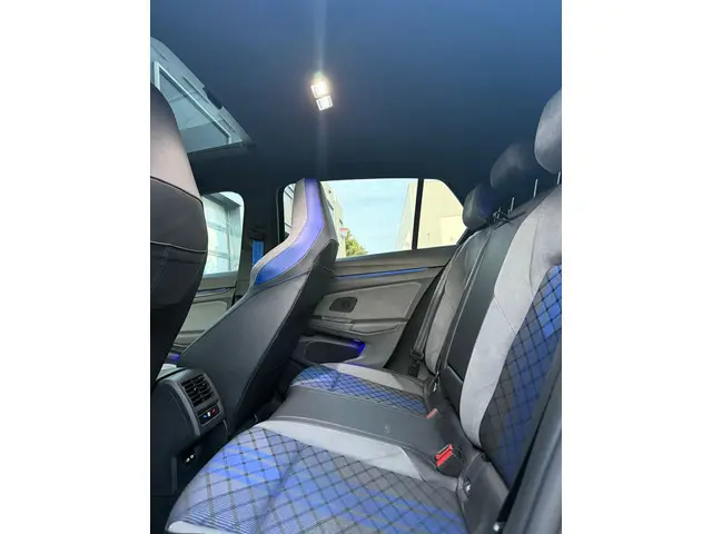 Volkswagen Golf 2.0 TSI R 4Motion 2022 Benzine 14