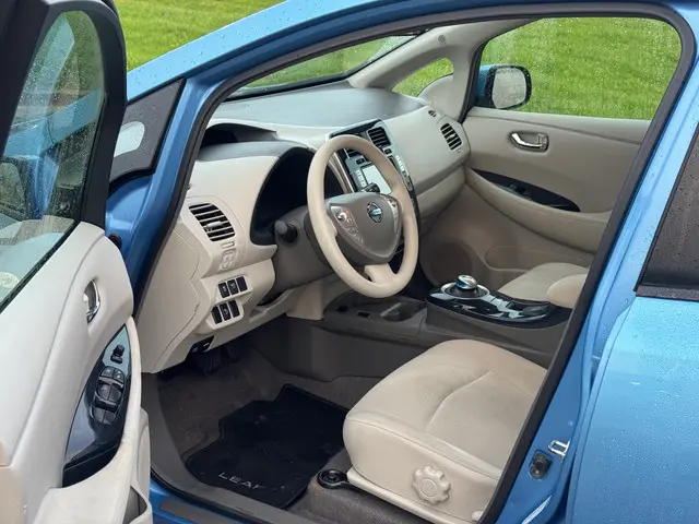 Nissan Leaf Base 24 kWh uit 2013 2013 Elektrisch 15