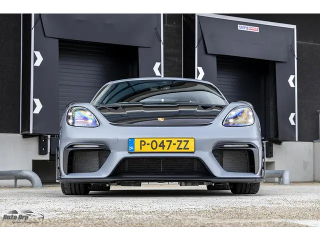 Porsche 718 GT4 RS 2022 Benzine 8