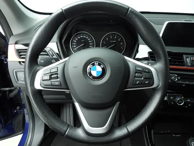 BMW X1 sDrive18i High Executive 2017 Benzine 11
