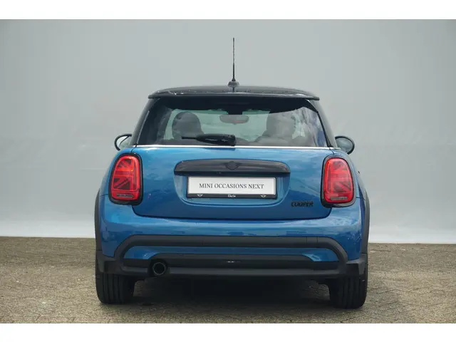 MINI 5-Deurs Cooper Classic 2021 Benzine 6