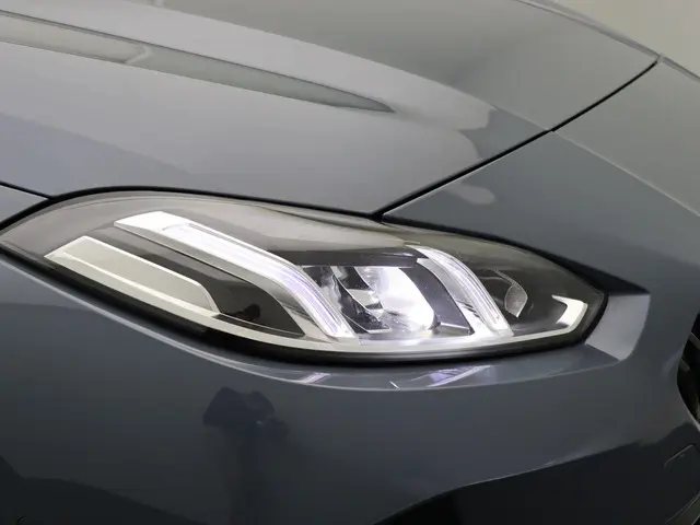 BMW 1 Serie 120 2025 Benzine 18