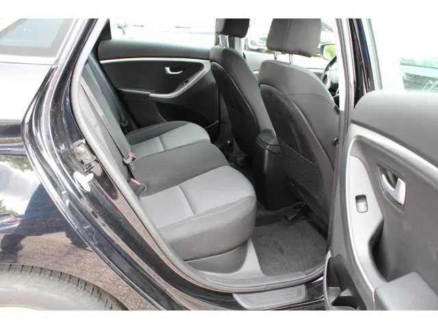 Hyundai i30 1.6 GDi Comfort 2016 Benzine 11