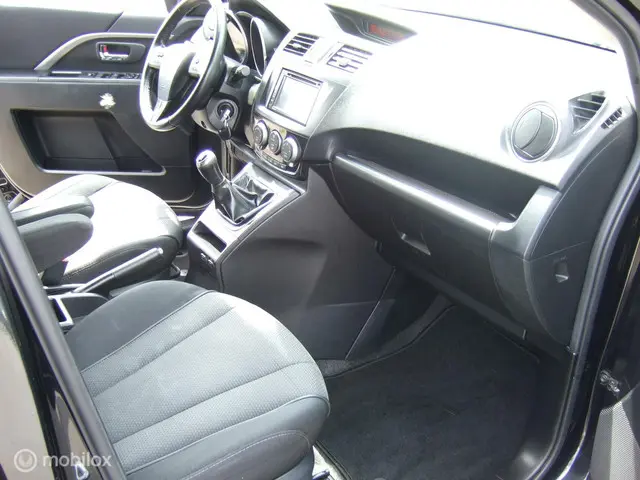 Mazda 5 1.8 TS CLIMA CRUISE 7 Pers Trekhaak 2014 Benzine 6