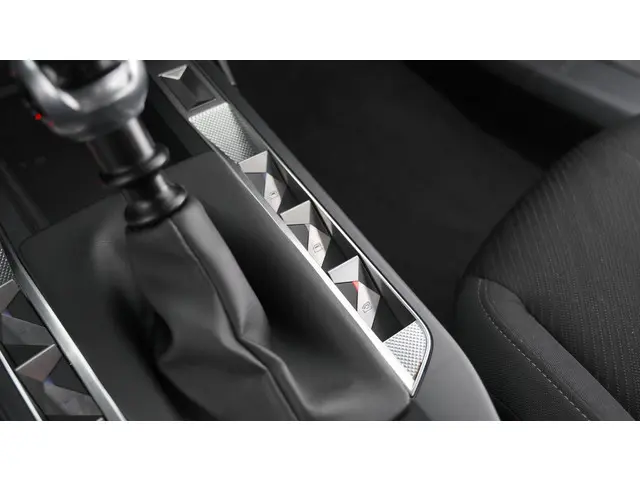 DS DS 3 Crossback PureTech 100 Montmartre 2022 Benzine 29
