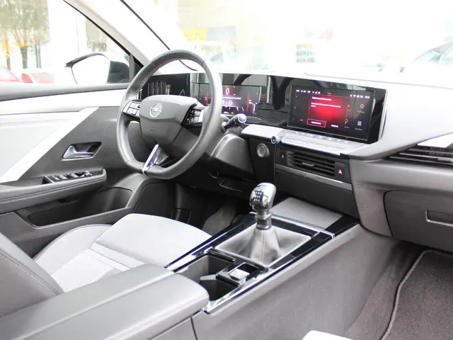 Opel Astra 1.2T Elegance 2022 Benzine 3