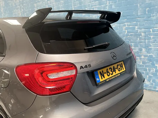 Mercedes-Benz A-Klasse AMG 45 4MATIC 2015 Benzine 8