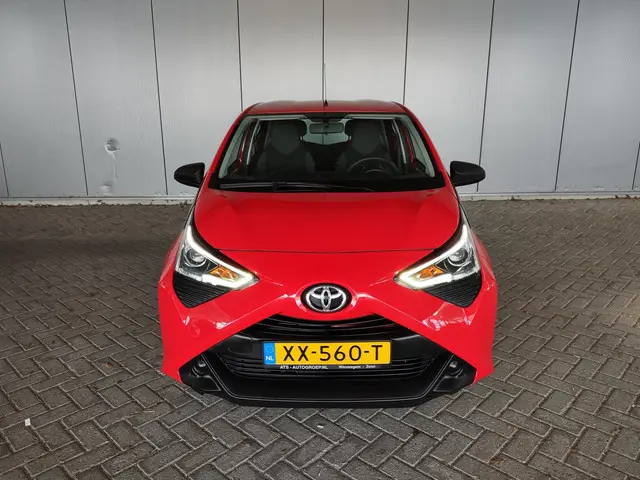 Toyota Aygo 1.0 VVT-i x-fun 2019 Benzine 2
