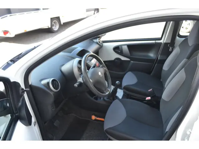 Peugeot 107 1.0 Blue Lease Super Nette Auto 2014 Benzine 6