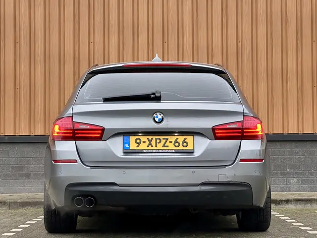 BMW 5 Serie Touring 520i Executive 2014 Benzine 6
