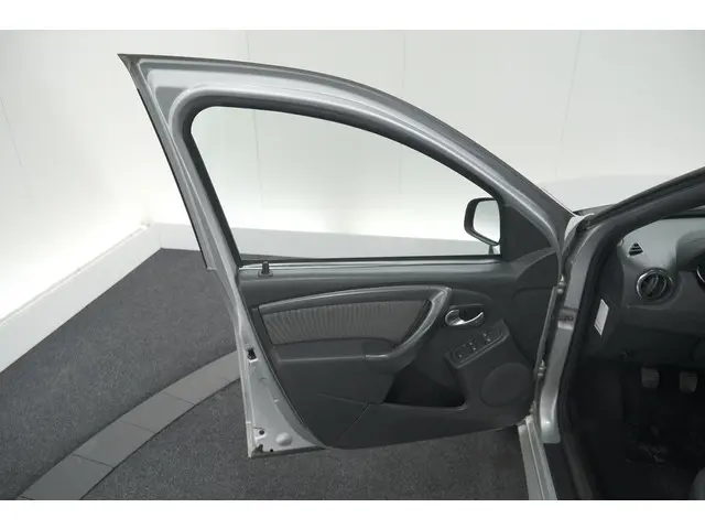 Dacia Duster TCe 120 4x2 Blackshadow 2017 Benzine 60