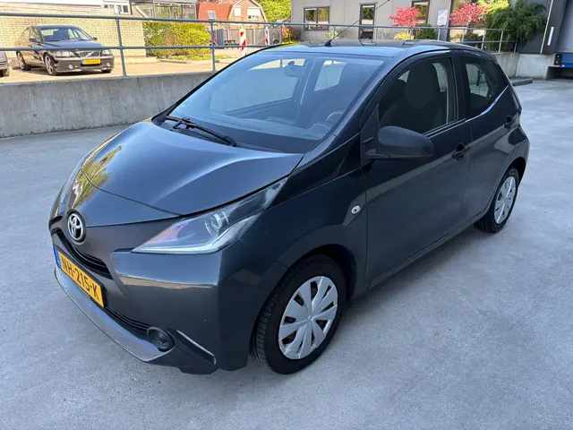 Toyota Aygo 1.0 VVT-I X-NOW 2017 Benzine 3