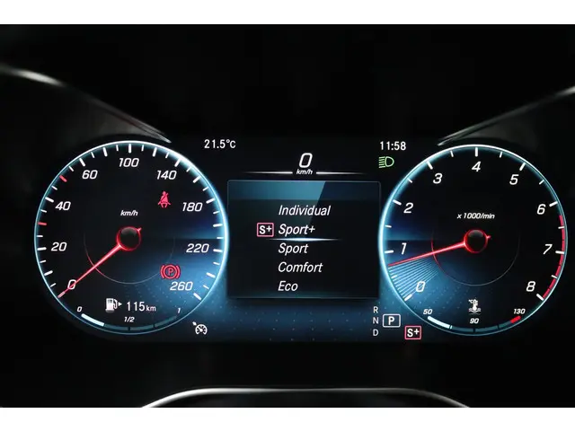 Mercedes-Benz C-Klasse Estate 180 AMG Line 2021 Benzine 4